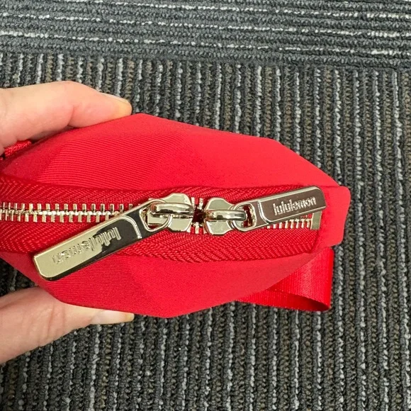 lululemon athletica Oxford  Red Heart Wristlet - Picture 5 of 7